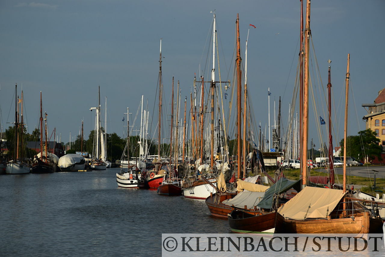 Am Hafen in Greifswald. Der Fluss Ryck führt durch Greifswald in die Ostsee