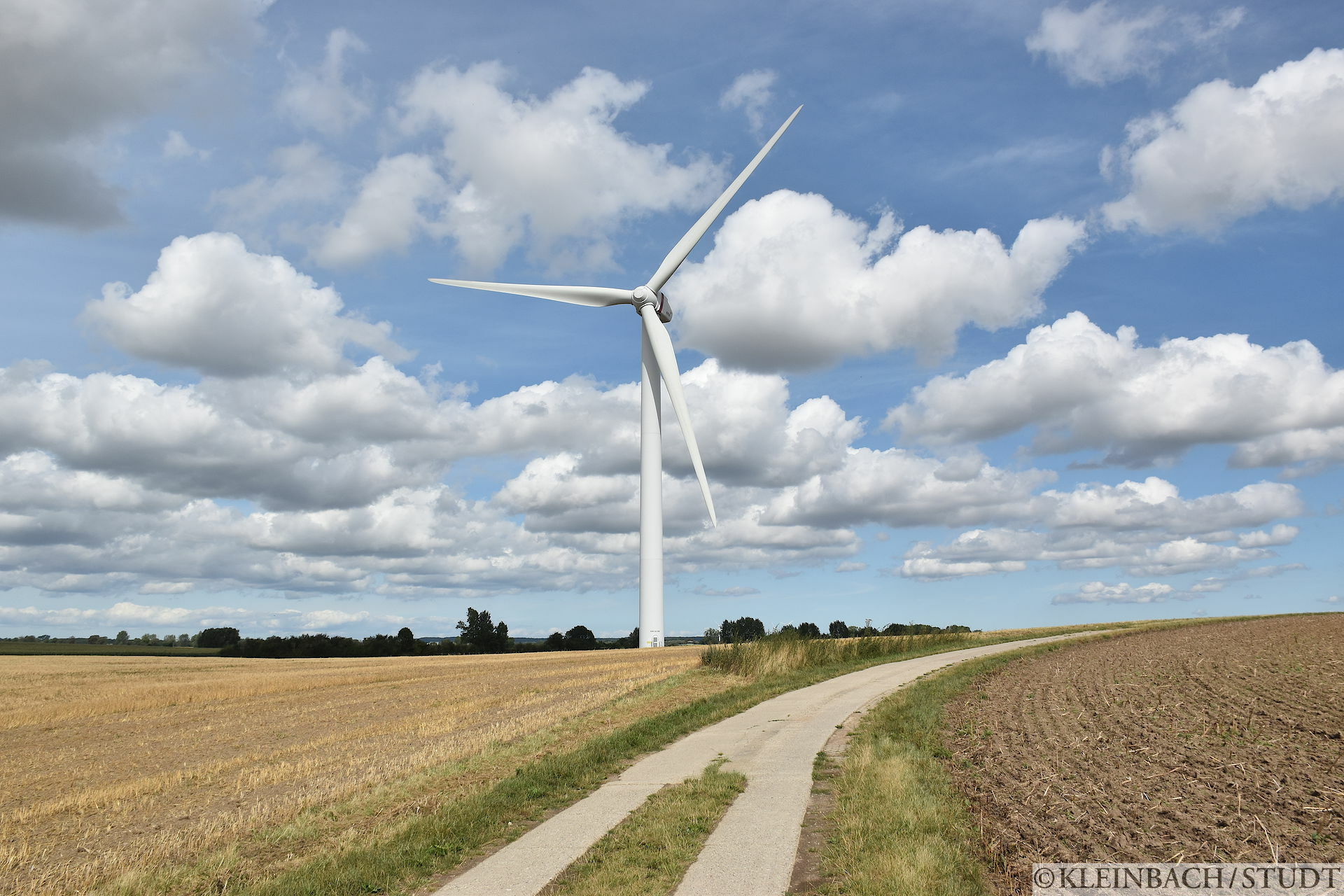 I listened to this wind turbine for a while